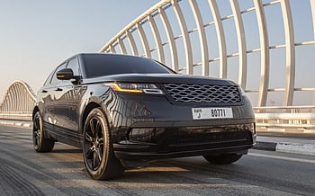 Range Rover Velar (Черный), 2020 для аренды в Шарджа