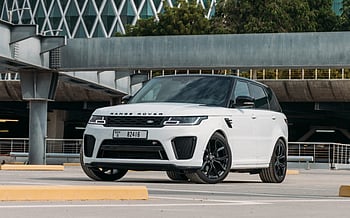 Range Rover Sport SVR (Белый), 2023 для аренды в Абу-Даби