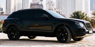 إيجار Edition W-12 Bentley Bentayga (أسود), 2018 في دبي