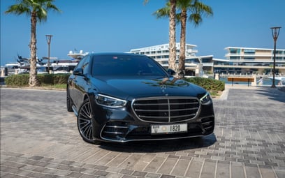 Mercedes S500 (Черный), 2021 для аренды в Дубай