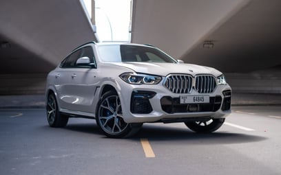 BMW X6 (Белый), 2023 для аренды в Абу-Даби