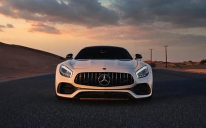 Mercedes GTS (Белый), 2019 для аренды в Дубай