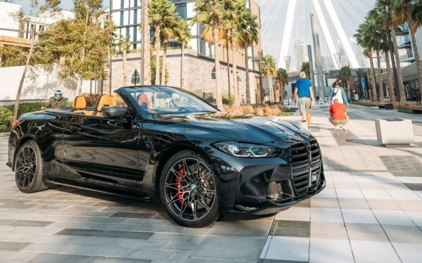 BMW 4M Sport Competition cabrio para alquiler en Dubái