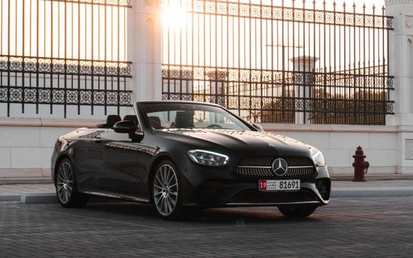 Mercedes E200 à louer à Abu Dhabi
