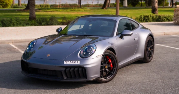 Porsche 911 Carrera GTS à louer à Dubaï