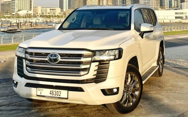 Toyota Land Cruiser para alquiler en Dubái