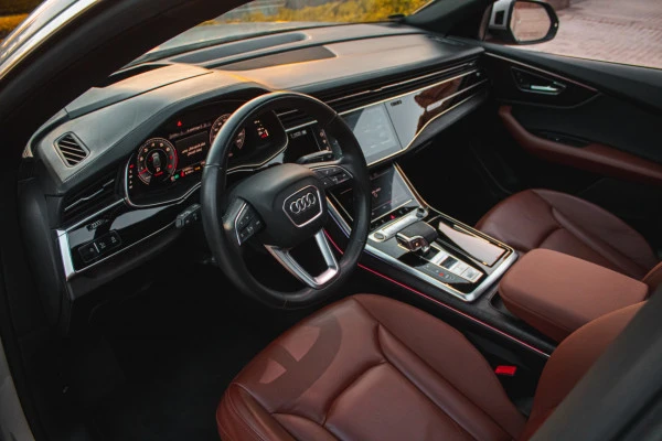 Audi Q8 (Beige), 2022