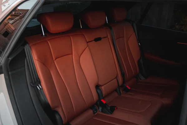 Audi Q8 (Beige), 2022