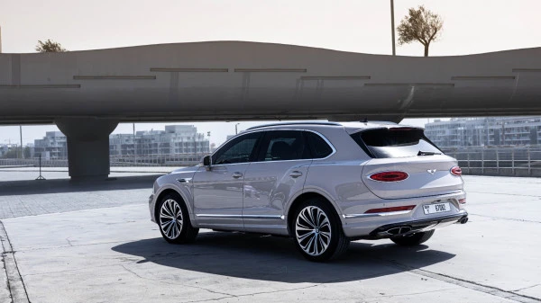 Bentley Bentayga (Beige), 2022