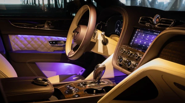 Bentley Bentayga (Beige), 2022