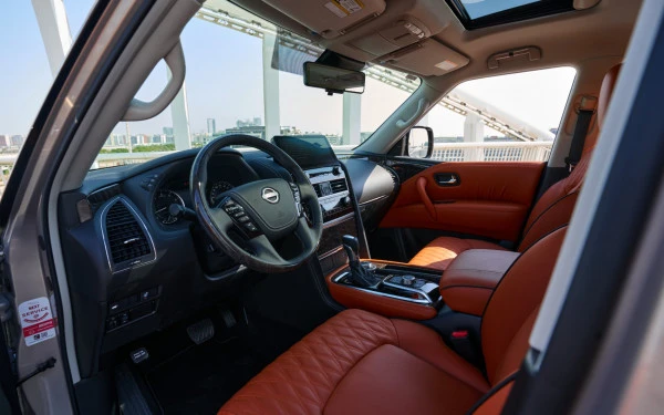 Nissan Patrol V6 (Beige), 2024