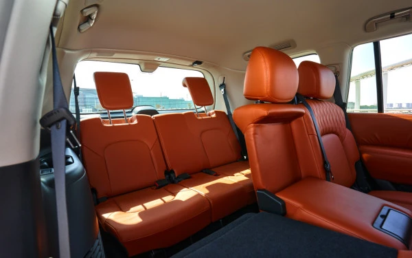 Nissan Patrol V6 (Beige), 2024