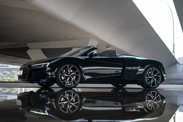أودي R8 V10 سبايدر (أسود), 2021