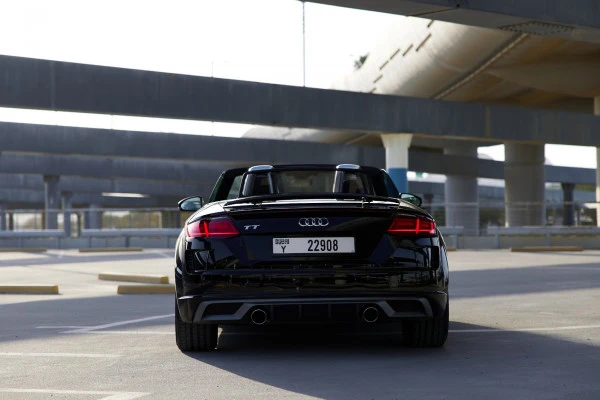 أودي TT (أسود), 2023