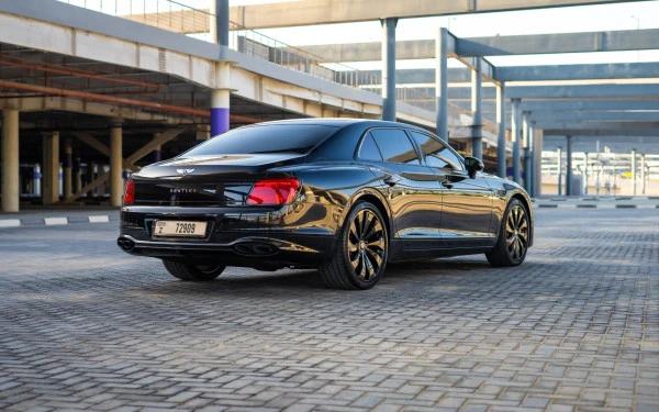 Bentley Flying Spur (Black), 2023