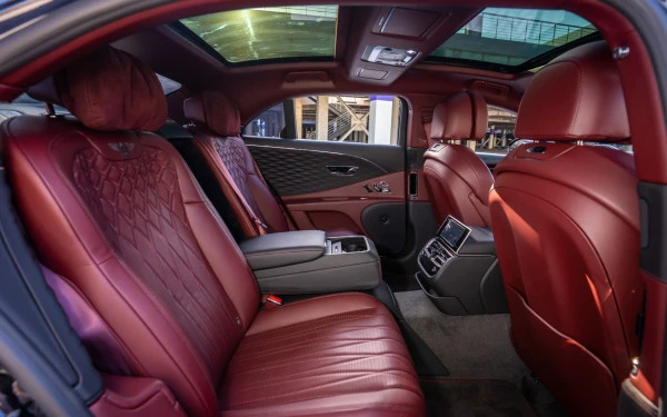 Bentley Flying Spur (Black), 2023