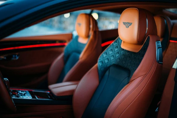 Bentley Continental GT (Negro), 2019