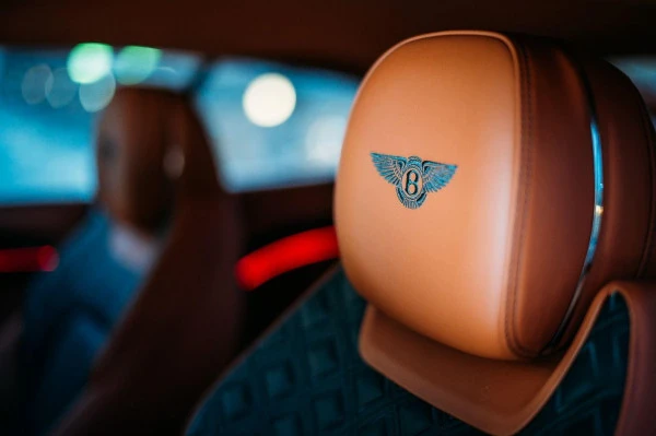 Bentley Continental GT (Negro), 2019