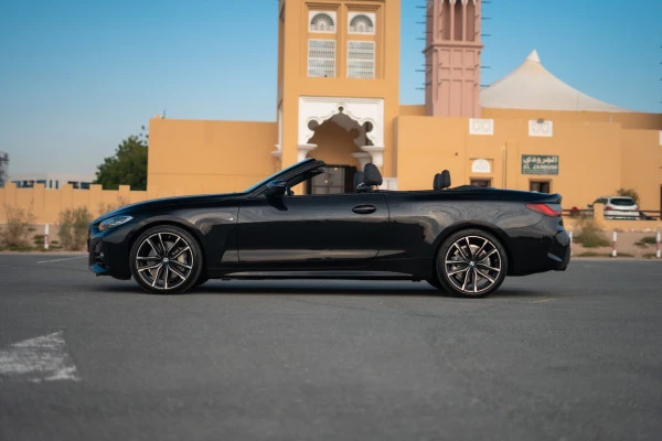 BMW 430i cabrio (Black), 2023