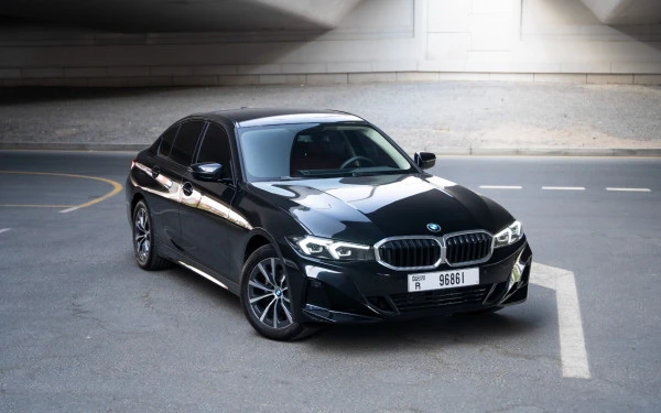 BMW 318i (Black), 2025