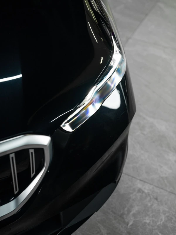 BMW 520i (Black), 2025