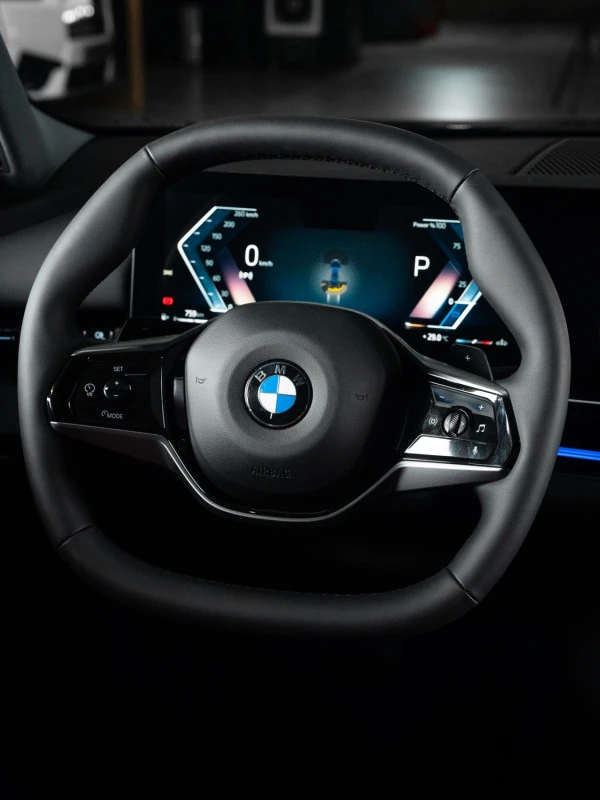 BMW 520i (Black), 2025