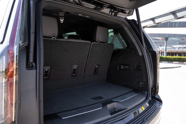 Cadillac Escalade (Nero), 2025