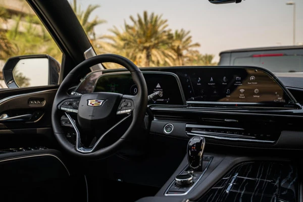 Cadillac Escalade Platinum Fully Loaded (Schwarz), 2021