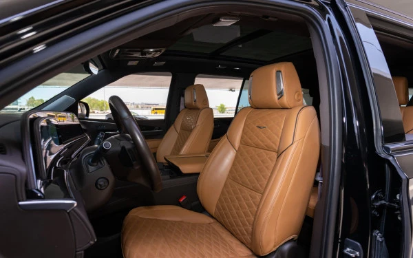 Cadillac Escalade (Schwarz), 2023