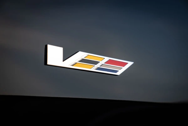 Cadillac Escalade (Schwarz), 2023