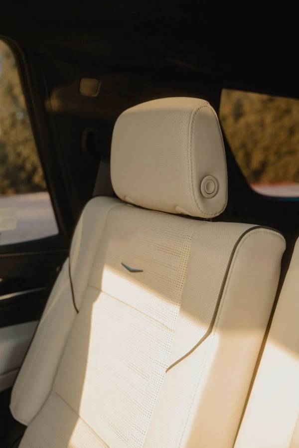 Cadillac Escalade (Schwarz), 2024