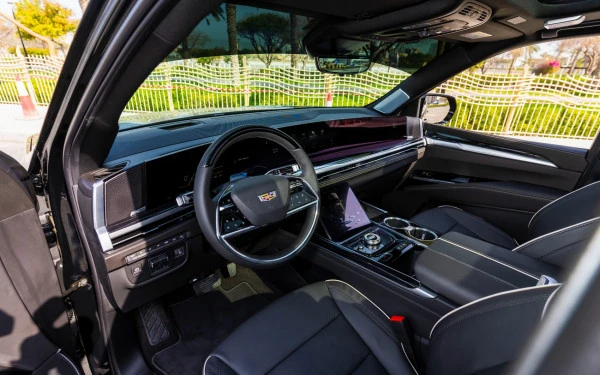 Cadillac Escalade (Nero), 2025