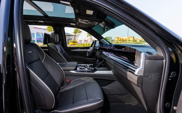 Cadillac Escalade (Nero), 2025