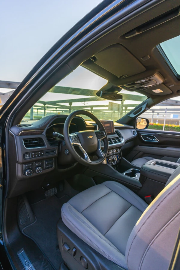 Chevrolet Suburban (Black), 2024