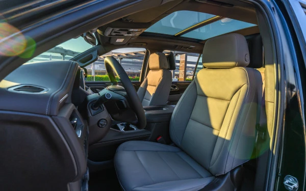 Chevrolet Suburban (Black), 2024
