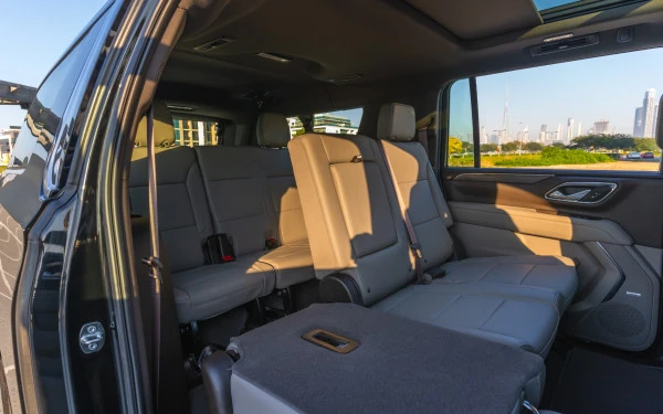 Chevrolet Suburban (Black), 2024