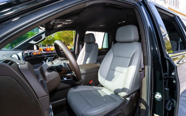 Chevrolet Tahoe (Black), 2025