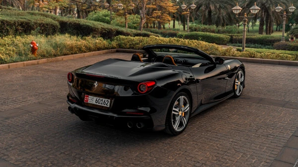 Ferrari Portofino Rosso (Noir), 2022