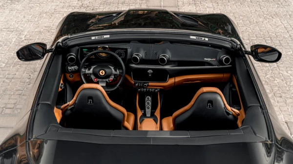 Ferrari Portofino Rosso (Noir), 2022