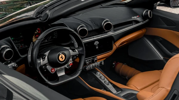 Ferrari Portofino Rosso (Noir), 2022