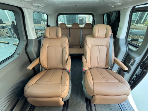 Hyundai Staria 7S (Black), 2026