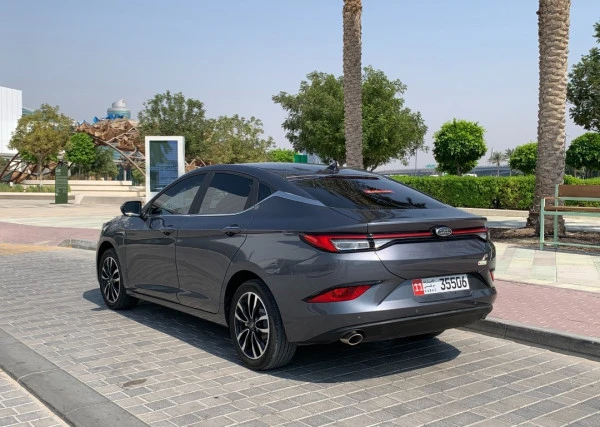 JAC J7 (Black), 2026