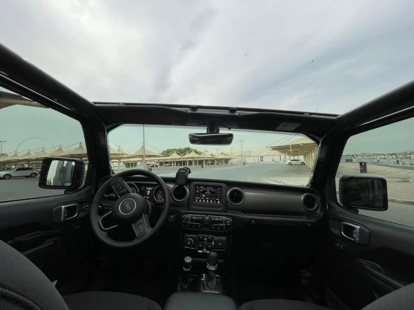 Jeep Wrangler (Schwarz), 2021