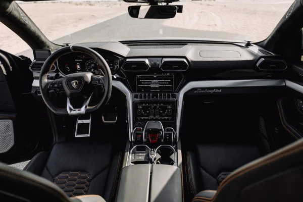 Lamborghini Urus (Schwarz), 2025