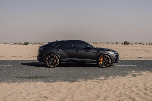 Lamborghini Urus (Schwarz), 2025