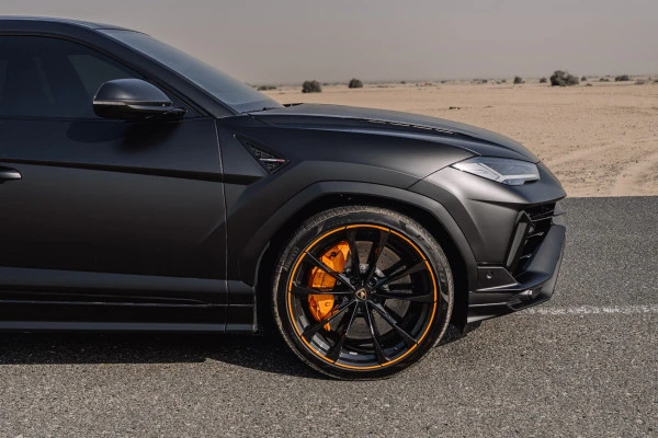 Lamborghini Urus (Schwarz), 2025