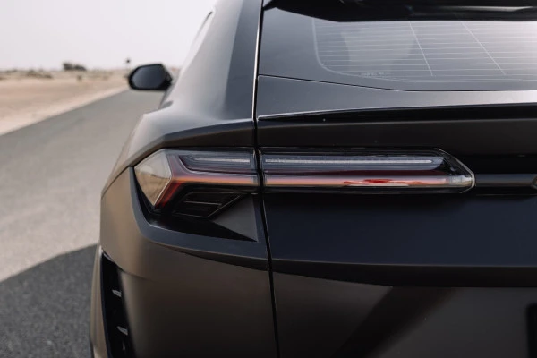 Lamborghini Urus (Schwarz), 2025