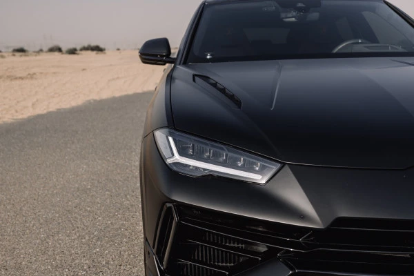 Lamborghini Urus (Schwarz), 2025