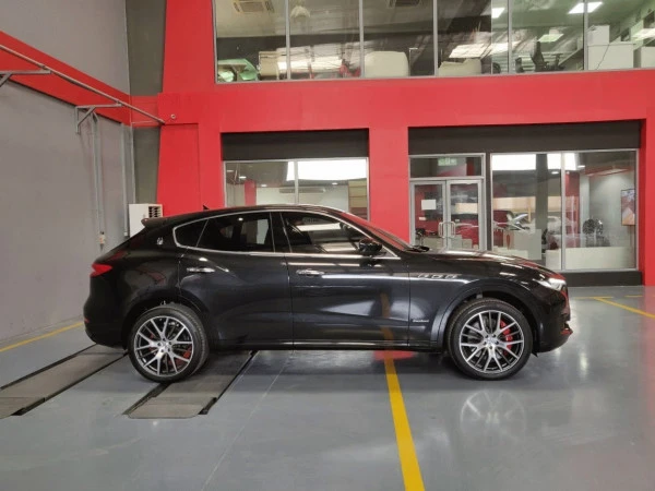 Maserati Levante (Negro), 2019