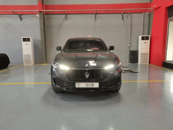 Maserati Levante (Negro), 2019